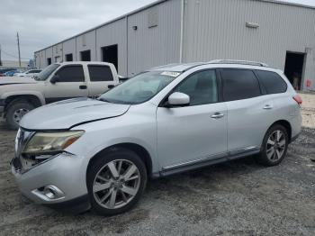  Salvage Nissan Pathfinder