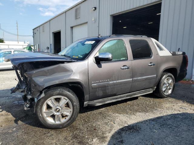  Salvage Chevrolet Avalanche