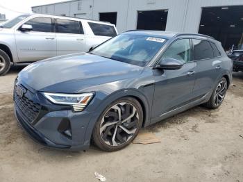  Salvage Audi Q8