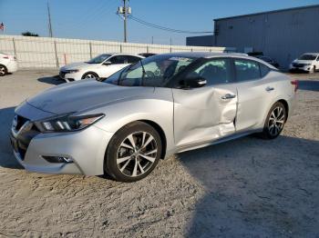  Salvage Nissan Maxima