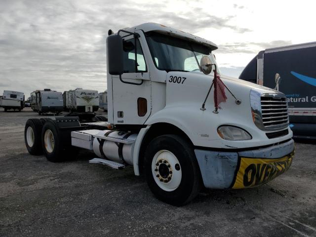  Salvage Freightliner Columbia 1