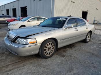  Salvage Lincoln Towncar