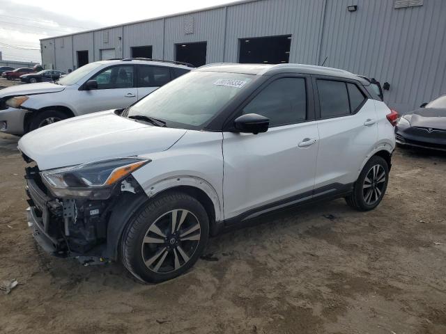  Salvage Nissan Kicks