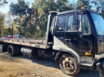  Salvage Nissan Diesel Ud2300