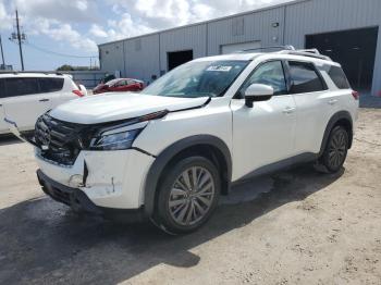  Salvage Nissan Pathfinder