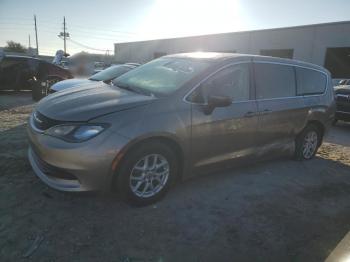  Salvage Chrysler Pacifica