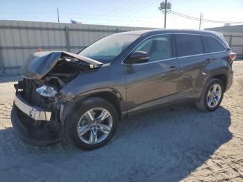  Salvage Toyota Highlander