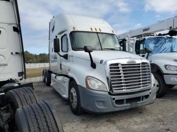  Salvage Freightliner Cascadia 1