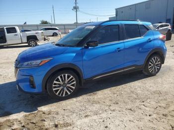  Salvage Nissan Kicks