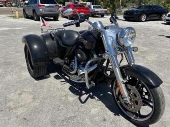  Salvage Harley-Davidson Fl