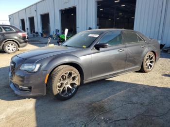  Salvage Chrysler 300