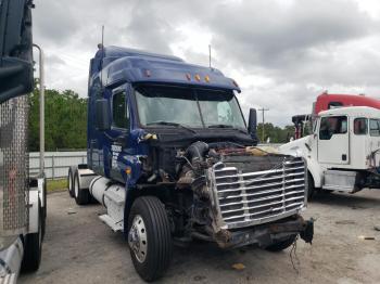  Salvage Freightliner Cascadia 1