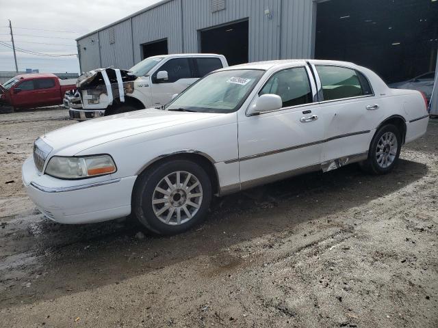  Salvage Lincoln Towncar