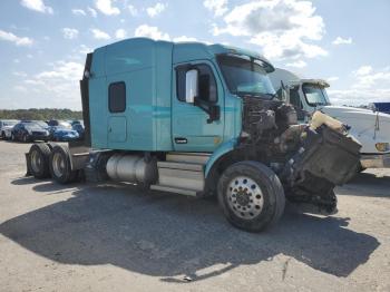  Salvage Peterbilt 579
