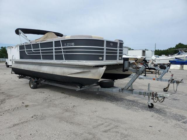  Salvage Starcraft Co Boat