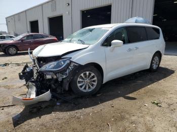  Salvage Chrysler Pacifica