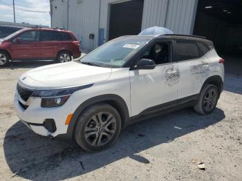  Salvage Kia Seltos