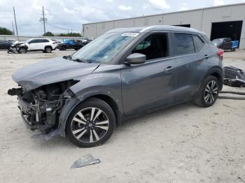  Salvage Nissan Kicks