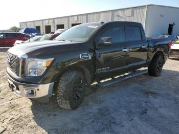 Salvage Nissan Titan