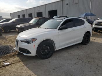  Salvage Alfa Romeo Stelvio