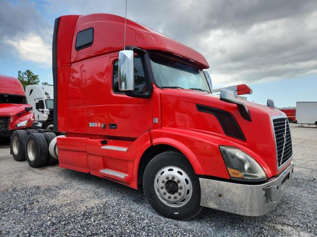  Salvage Volvo Vn