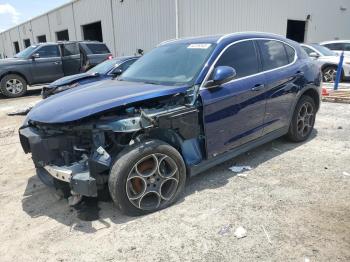  Salvage Alfa Romeo Stelvio