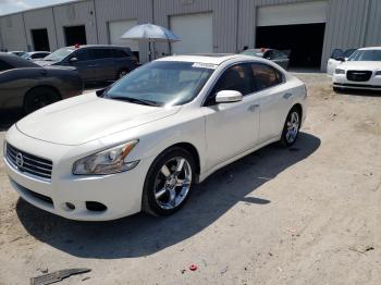  Salvage Nissan Maxima