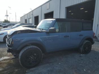  Salvage Ford Bronco
