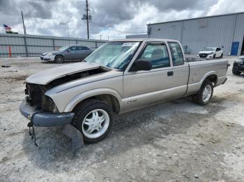  Salvage Chevrolet S-10