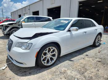  Salvage Chrysler 300