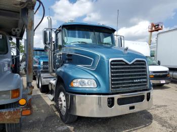  Salvage Mack Pinnacle