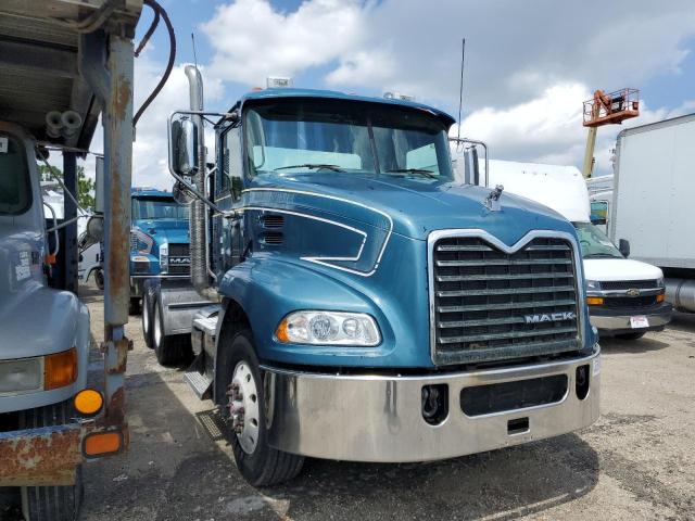  Salvage Mack Pinnacle