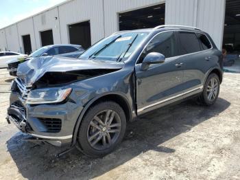 Salvage Volkswagen Touareg