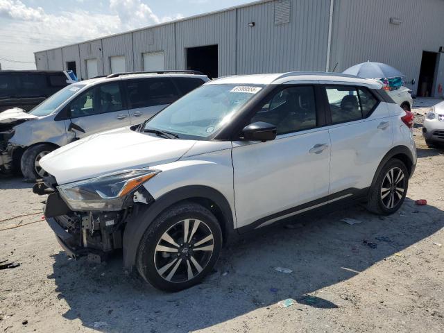  Salvage Nissan Kicks