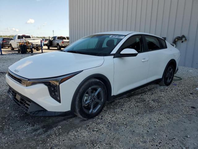  Salvage Kia K4 Lx