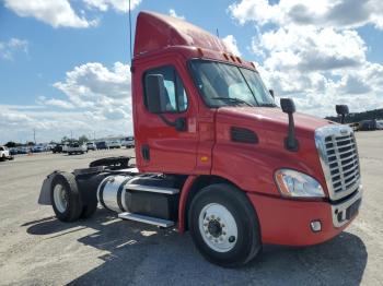  Salvage Freightliner Cascadia 1