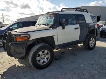  Salvage Toyota FJ Cruiser