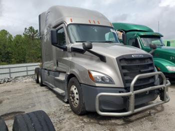  Salvage Freightliner Cascadia 1