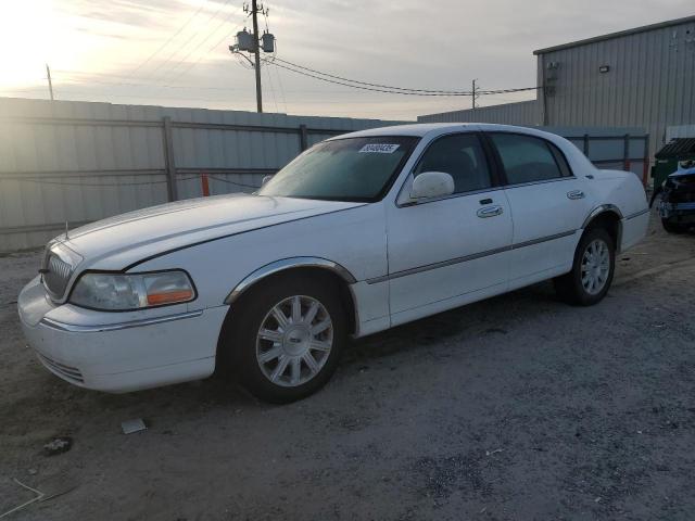 Salvage Lincoln Towncar
