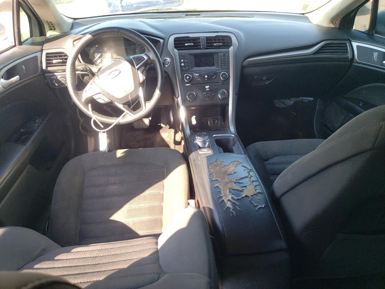 Ford Fusion S Image 5