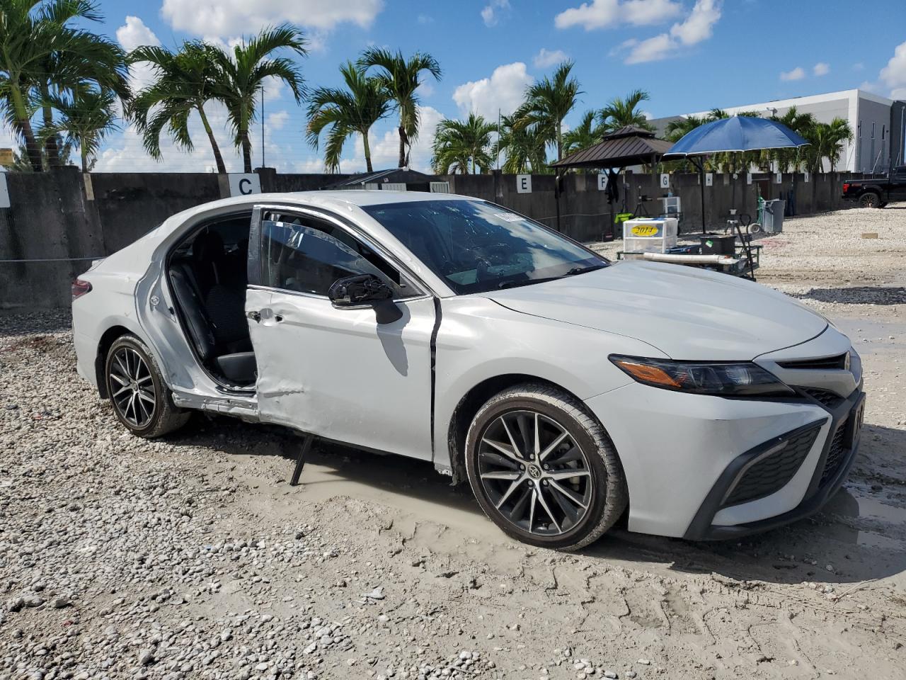 Toyota Camry Se Night Shade Image 2