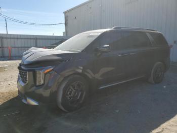  Salvage Kia Carnival