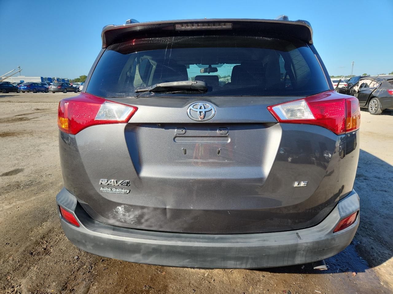 Toyota RAV4 Le Image 2