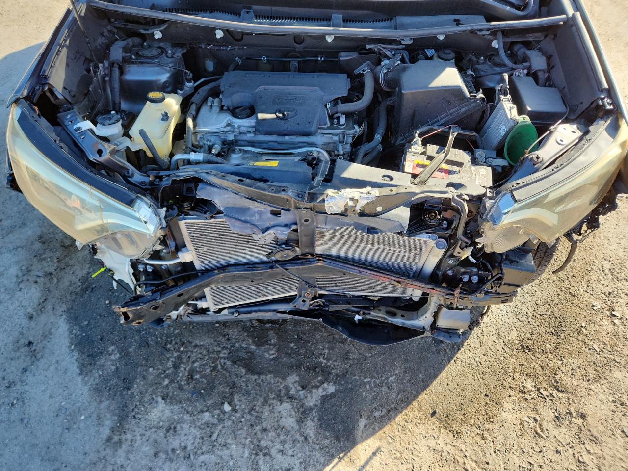 Toyota RAV4 Le Image 8