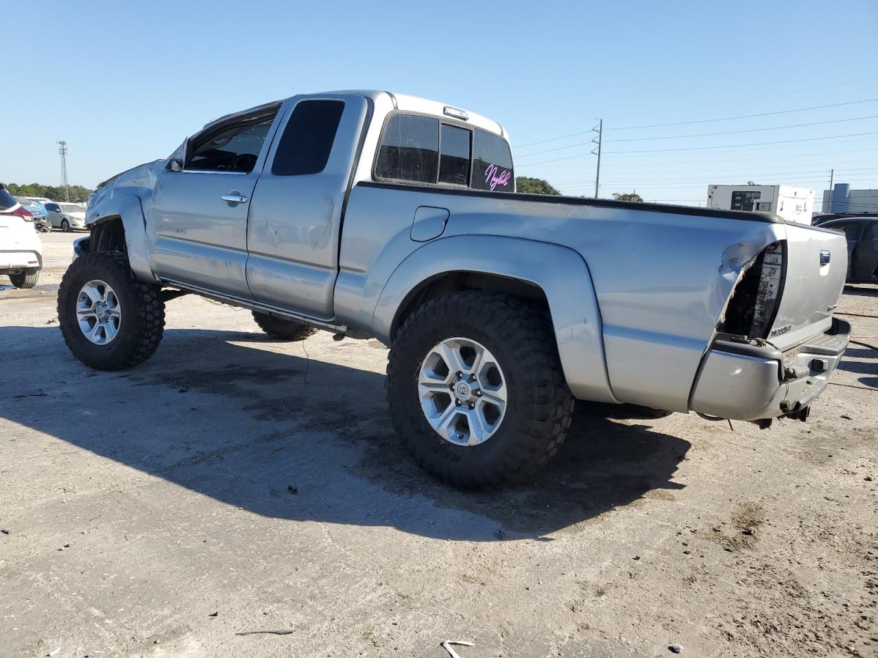 Toyota Tacoma Prerunner Access Cab Image 9