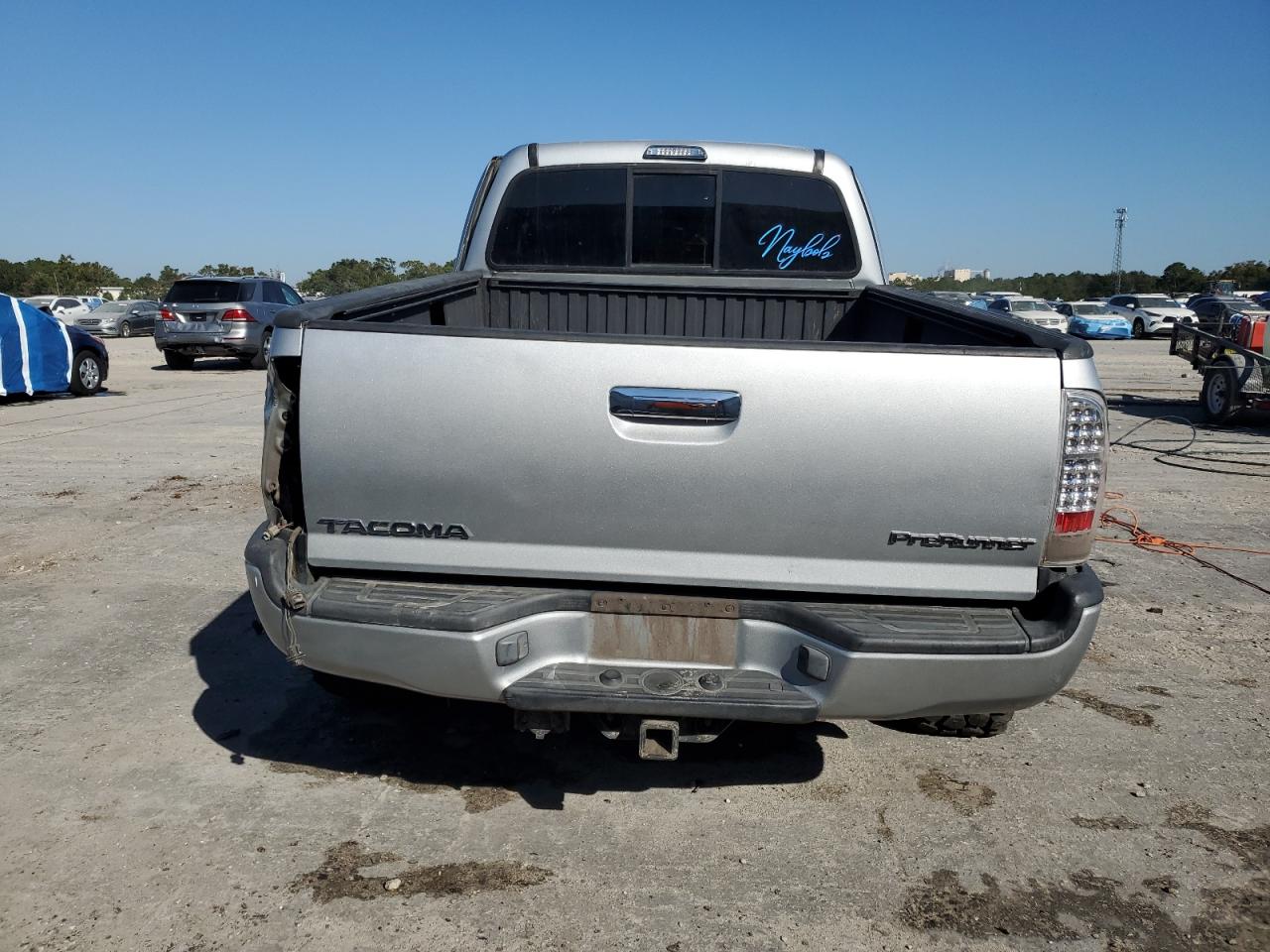 Toyota Tacoma Prerunner Access Cab Image 10