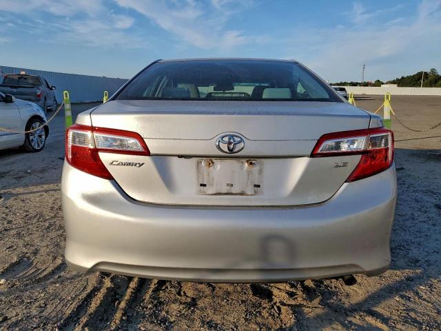 Toyota Camry L Image 2