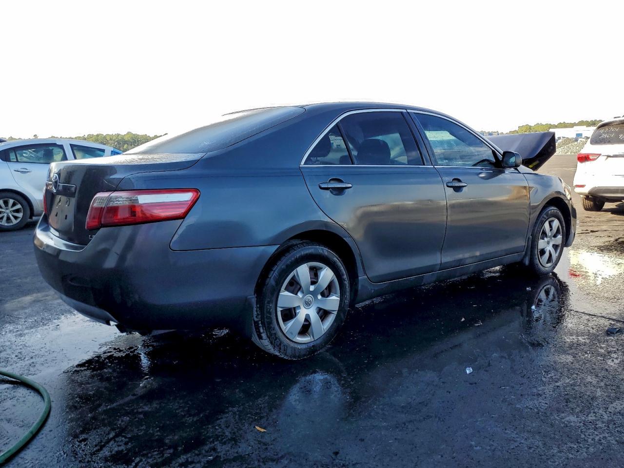 Toyota Camry Ce Image 2