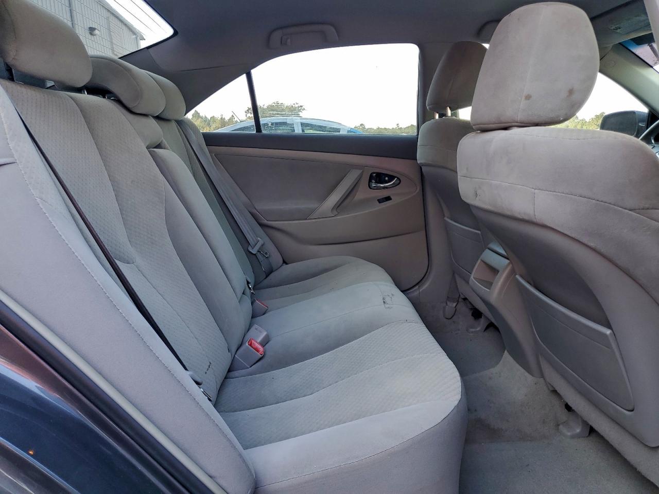 Toyota Camry Ce Image 10