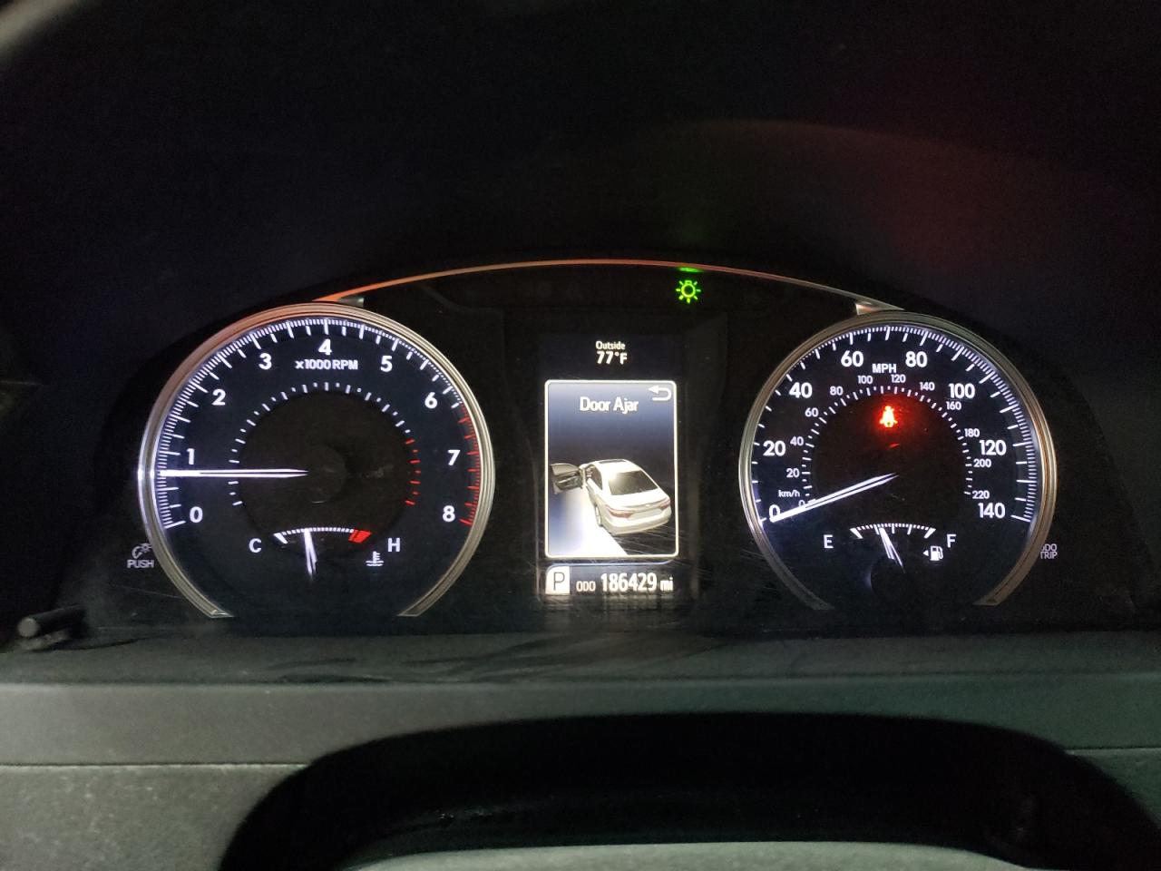 Toyota Camry Le Image 11